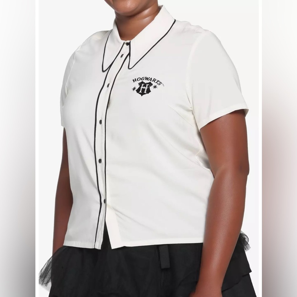 -SOLD- Harry Potter Hogwarts Crest Boxy Girls Woven Button-Up